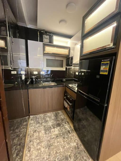 - 1 Bedroom Beauty *