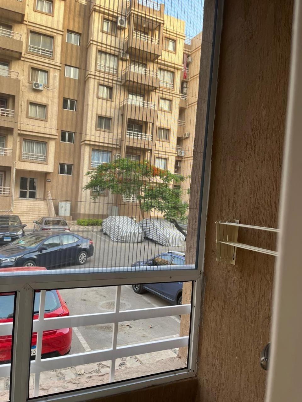 - 1 Bedroom Beauty *
