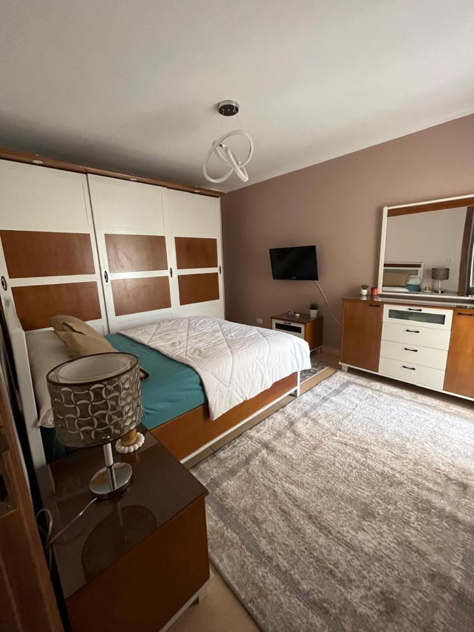 - 1 Bedroom Beauty Apartment